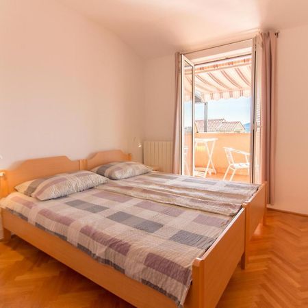 Malinska - Apartment Glavas Eksteriør billede